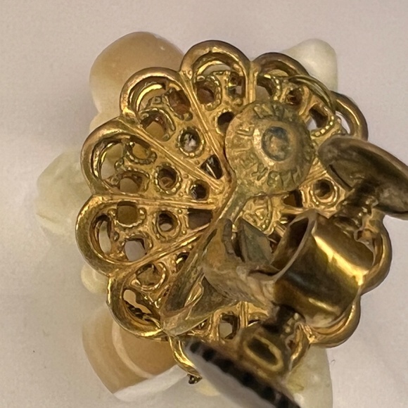 Miriam Haskell Earrings Vintage Signed  Faux Coral Shell Beaded Clip/ Screw back - Picture 16 of 16